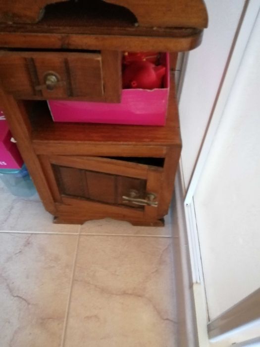 cama antiga em bom estado