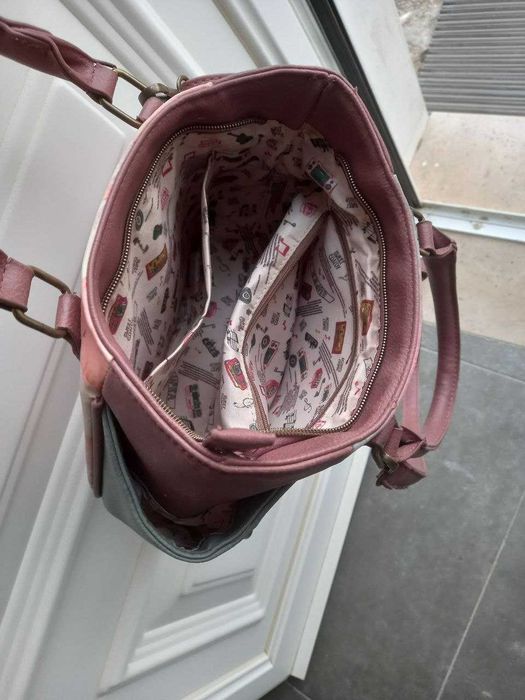 Elegante mala de senhora, da marca ''sweet & candy''.