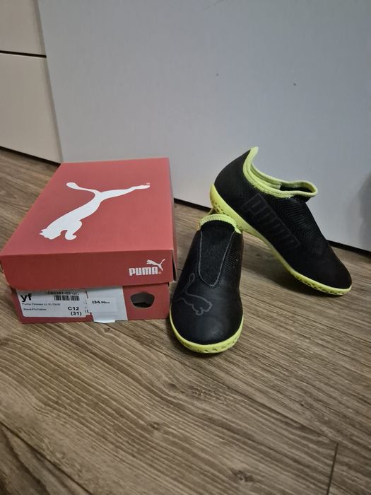 Halówki dziecięce- buty do piłki nożnej Puma r.31