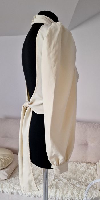 Bluzka ecru"Nasty Gal".
