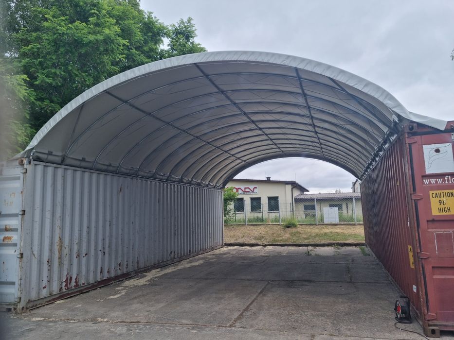 Zadaszenie kontenerów morskich.