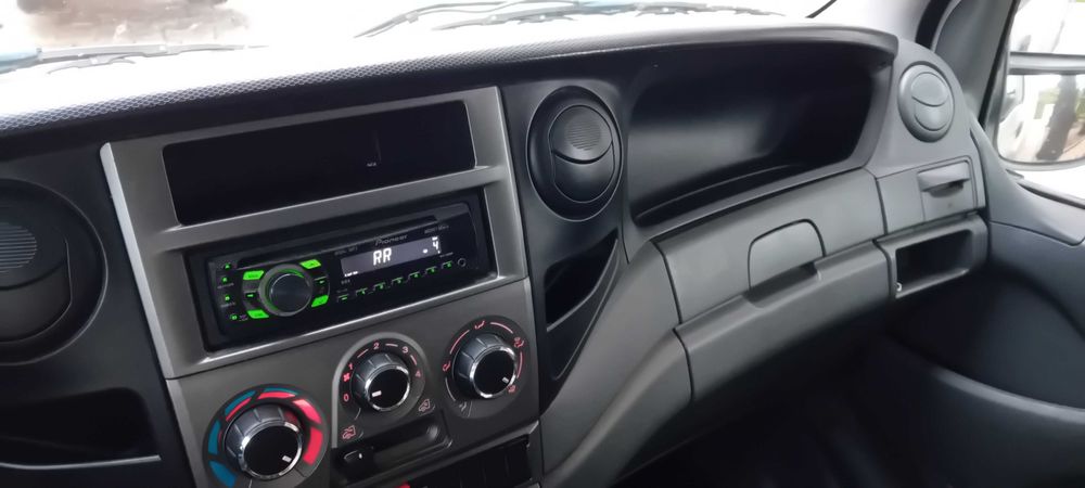 Iveco 35c17 contentor