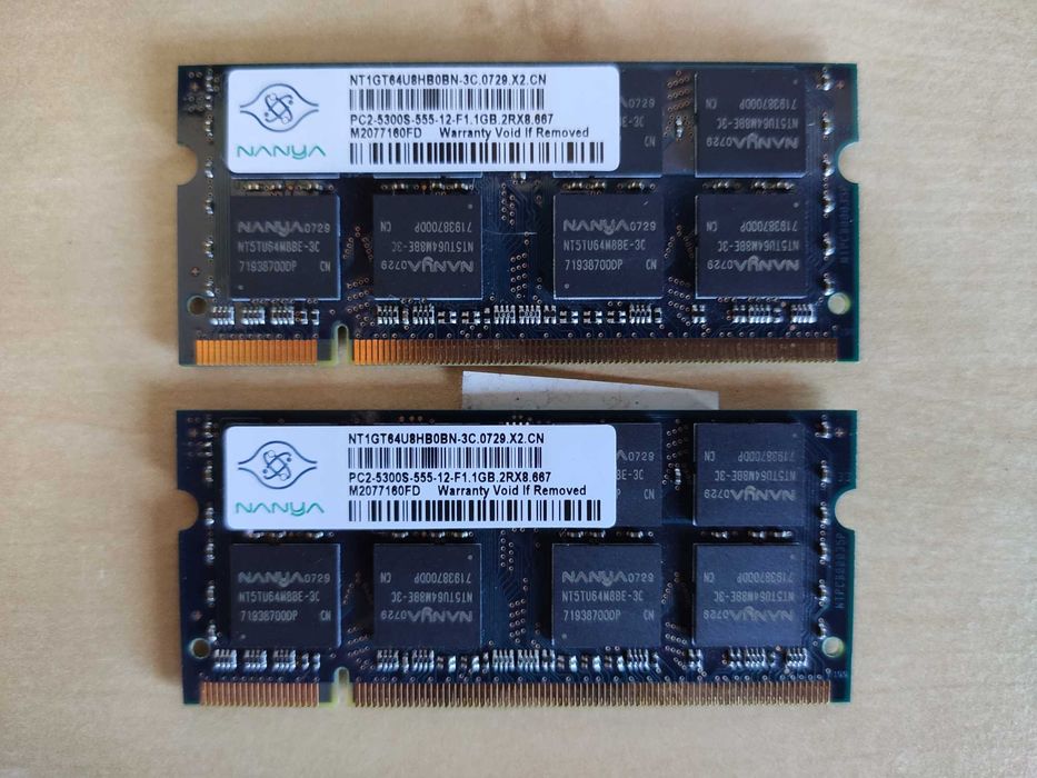 2x NANYA 1GB DDR2 667MHz (Memória de portátil, SO-DIMM)
