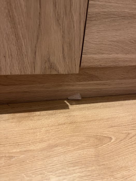 Roupeiro castanho Ikea VILHATTEN