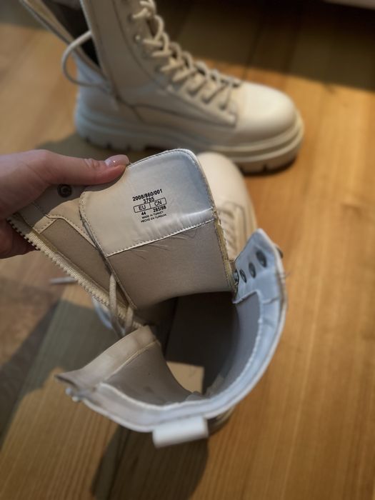 Мужские белые ботинки BERSHKA