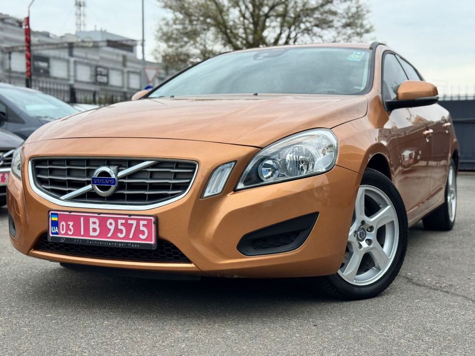 VOLVO V60 1,6 л. D2 не фарбований ВІДЕО