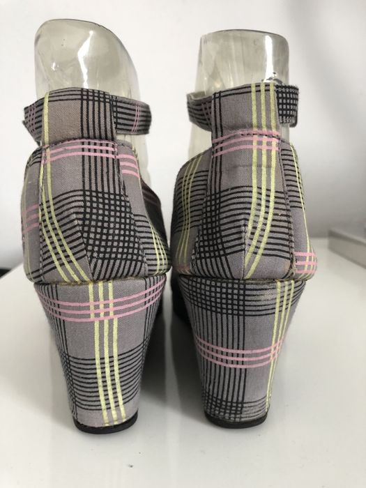 Roxy usa buty damskie zapinane na kostce roz 37/23,5 cm stan idealny.