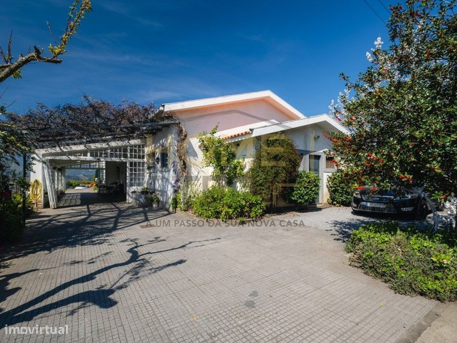 Quinta T4 com Vinhas e Oliveiras, em Santa Marta de Penaguião - Douro
