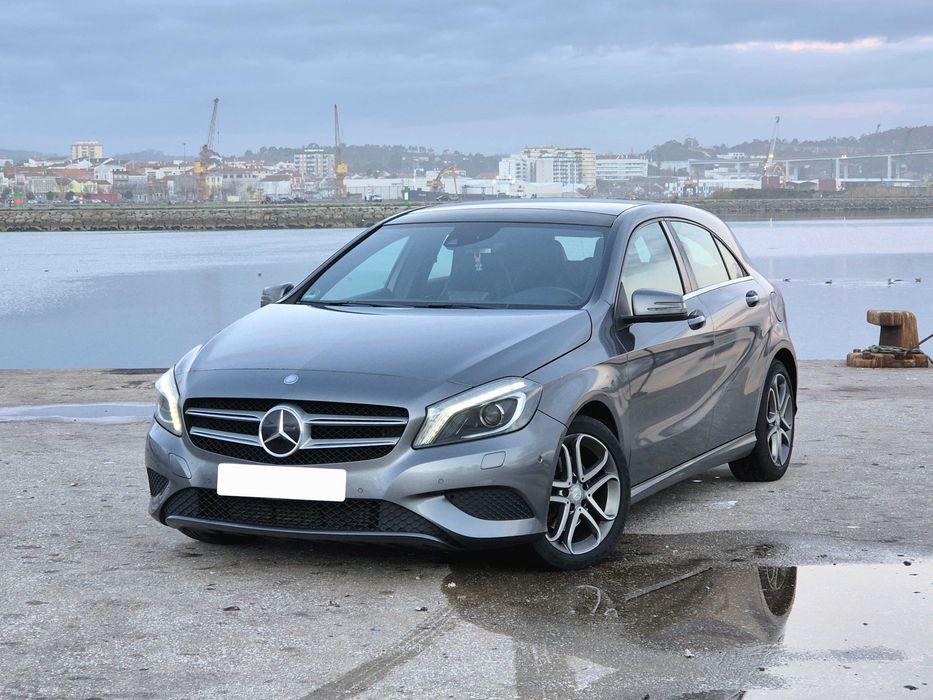 Mercedes-Benz A200CDI Cx Auto | Pele | Harman/Kardon | Teto Panorâmico