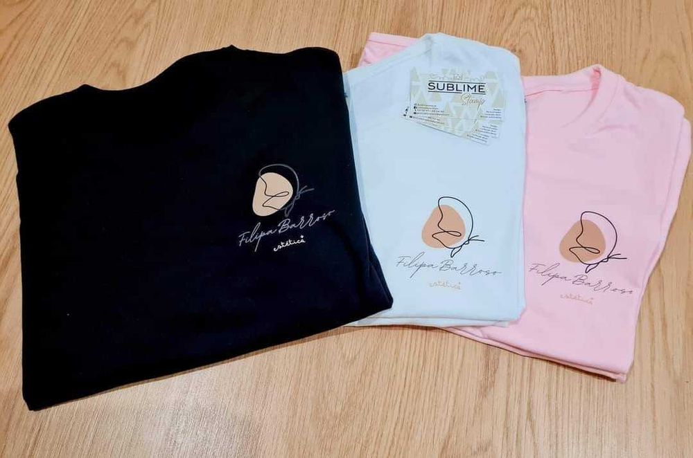 T-shirts personalizadas com logotipo