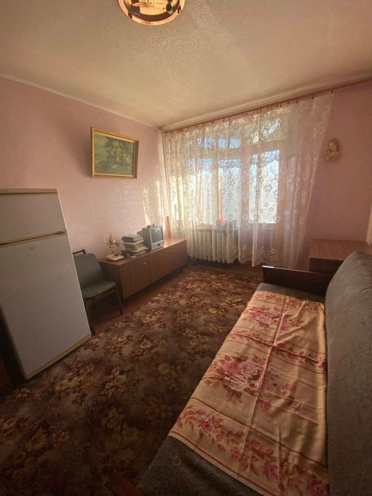 Продаж кімнати з балконом
