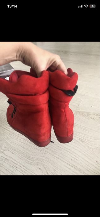 Sneakersy czerwone na koturnie