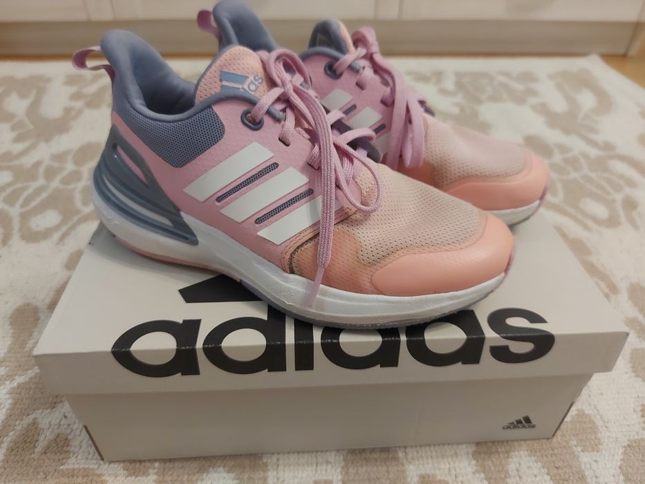 Кросівки adidas розмір eur 33, us 2