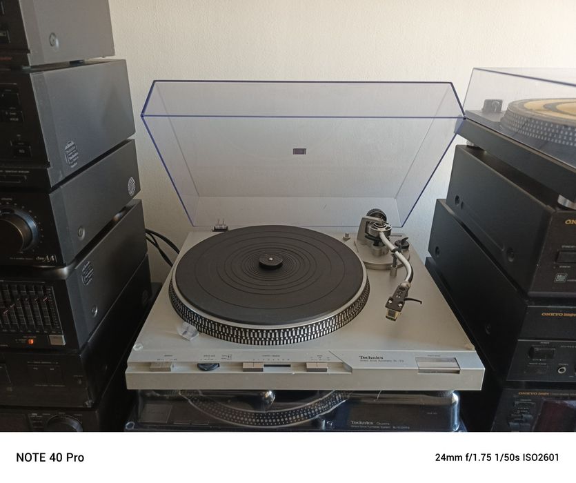 Technics gramofon.