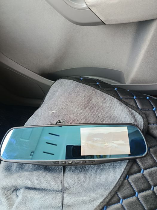 Дзеркало відеорегістратор