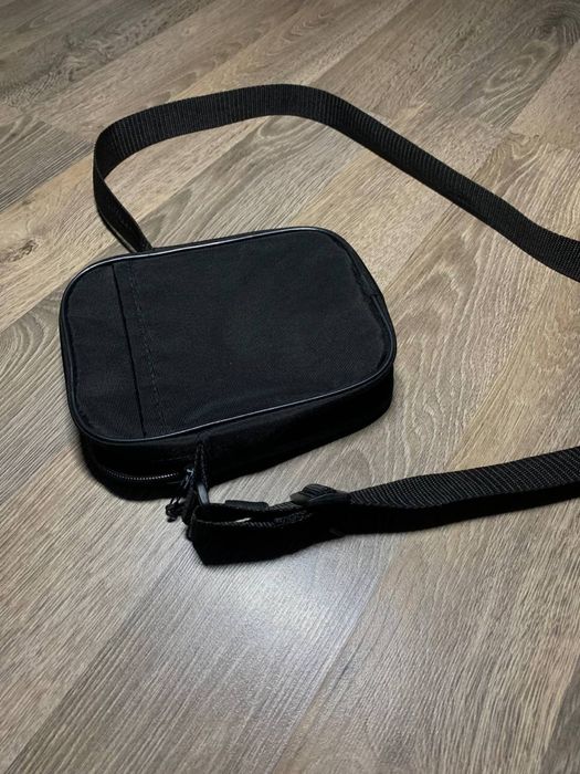 Компактна сумочка Nike