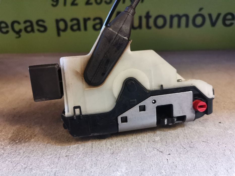 PEUGEOT 2008 FECHADURA PORTA TRÁS DIREITA - F149
