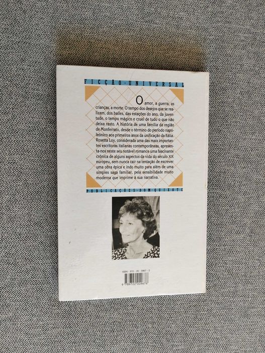 Livro "As estradas de pó" de Rosetta Loy