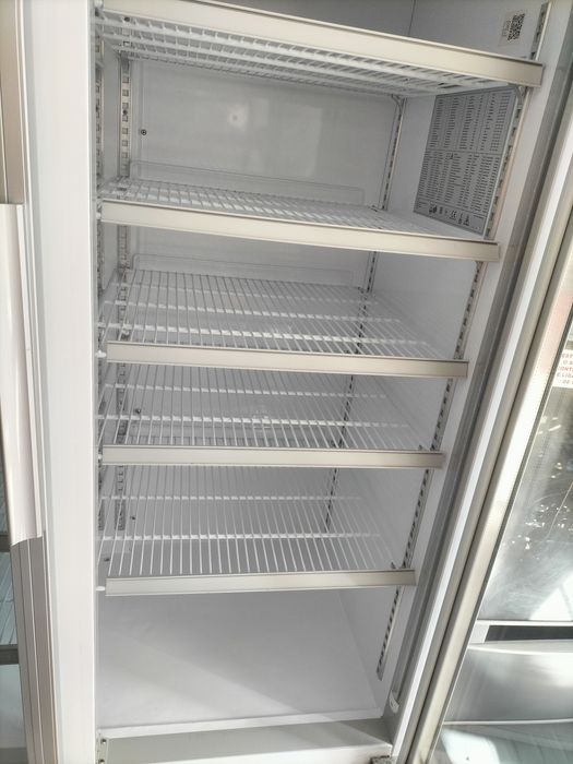 Vitrine de refrigeração vertical