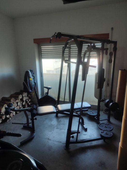 Máquina de musculação smith multifunções