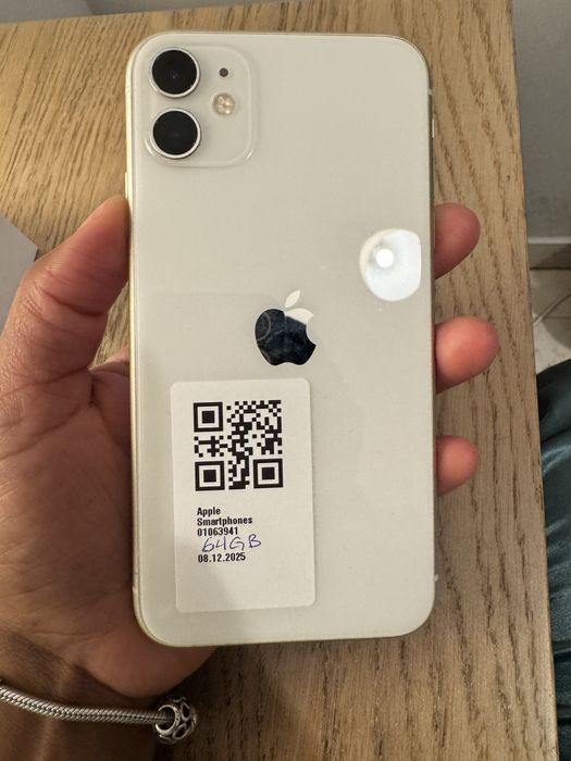 Iphone 11 branco e limpo