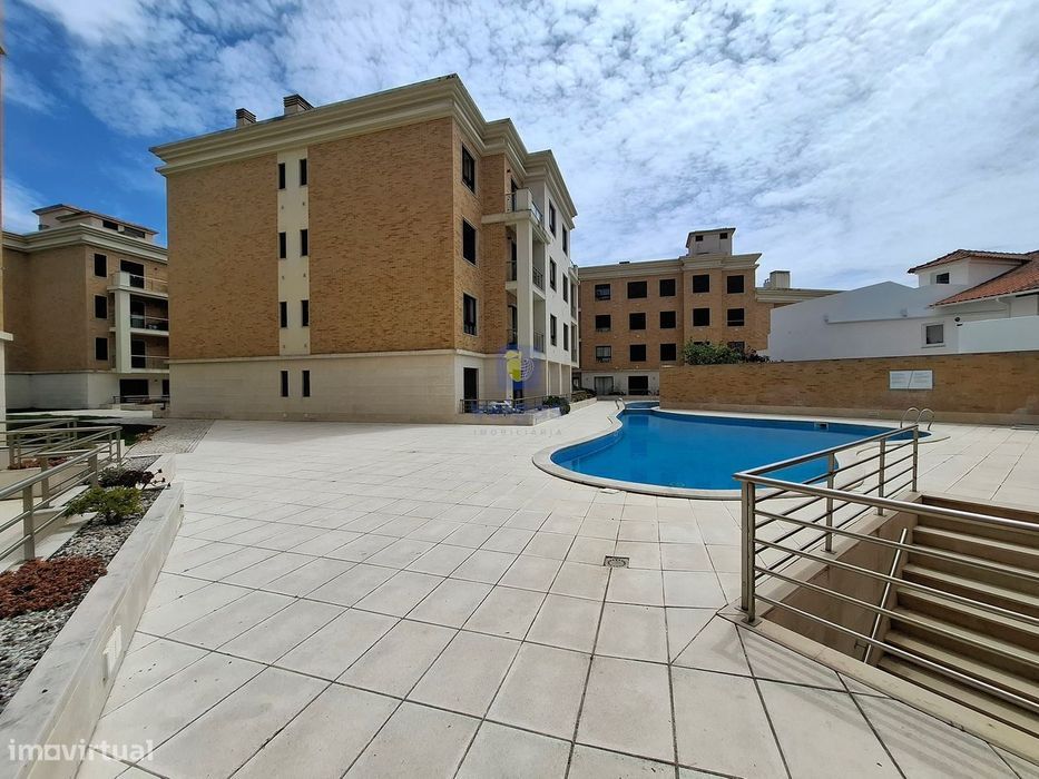 T1 Apartment in a condominium with swimming pool, garage, elevator, 100 m from the beach
