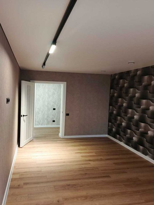 Продаж 2-х кімнатної квартири зі свіжесеньким ремонтом на Алмазному КОД:23419