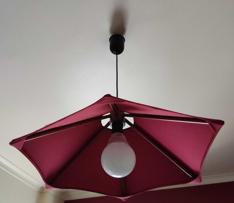 Candeeiro de teto original em pano, com possibilidade de alterar cor