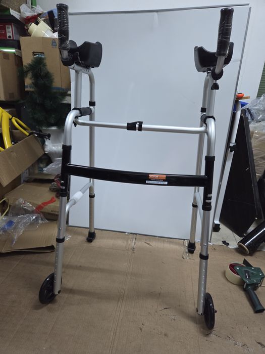 Andarilho com apoio antebraço