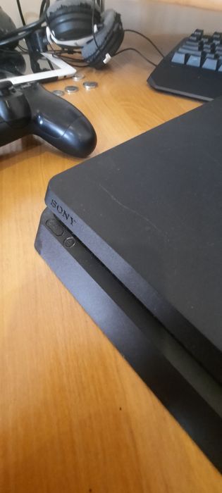 Продаю Playstation4 slim