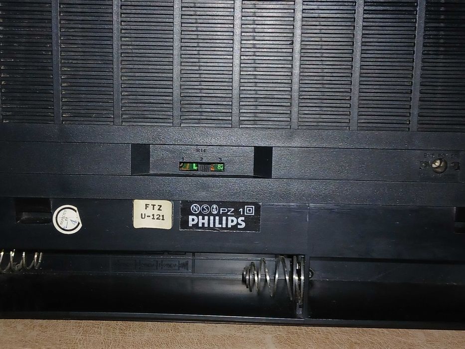 Магнитола Philips D 8589.