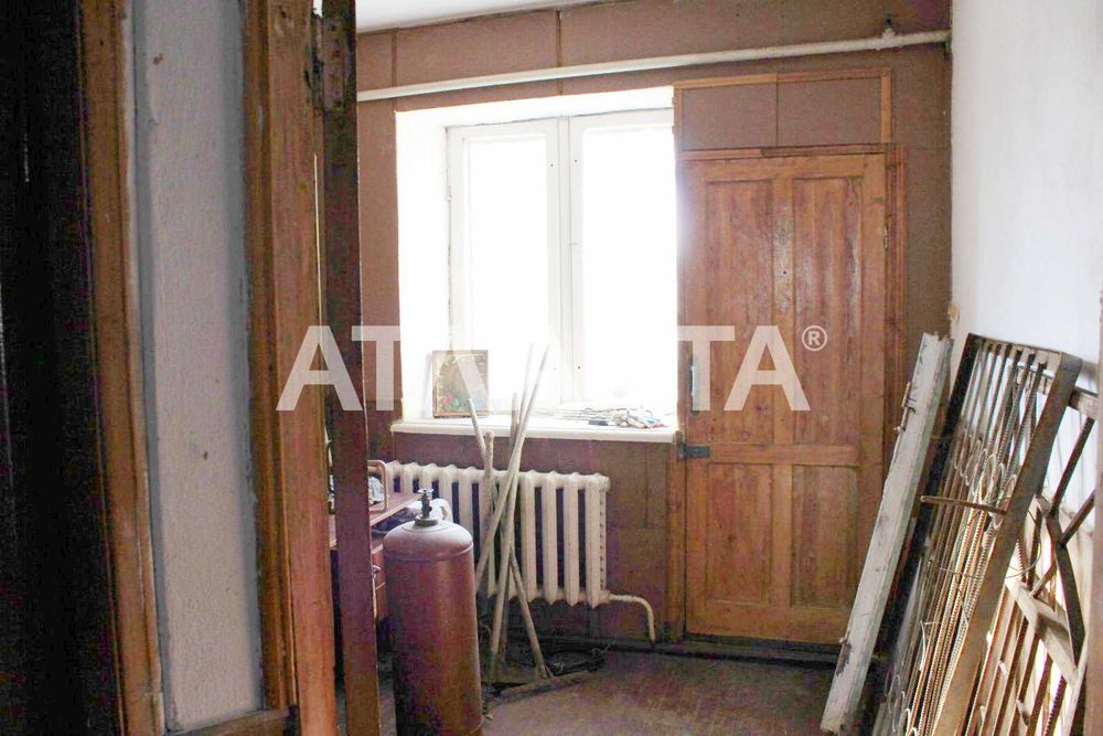 Дом в центре села Александровка