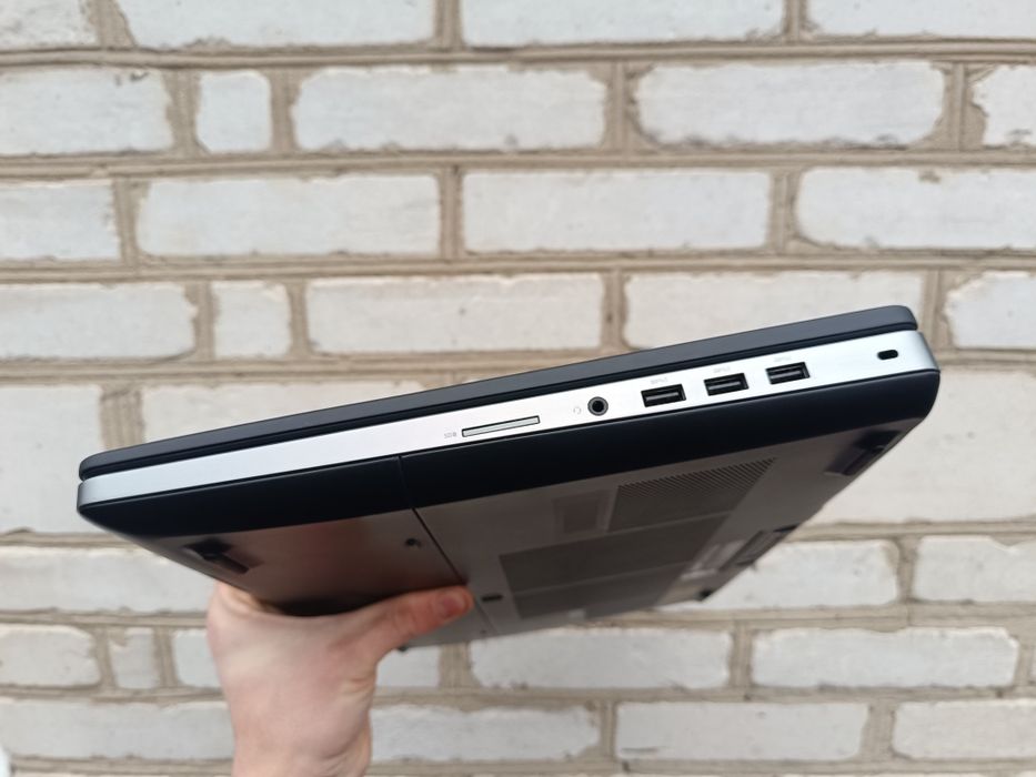 Як новий, Ігровий ноутбук DELL (i7 7820HQ/32/512+1000/P3000 6GB)