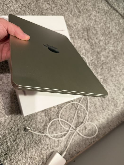 Macbook Air M2 kondycja baterii 100% kolor zloty
