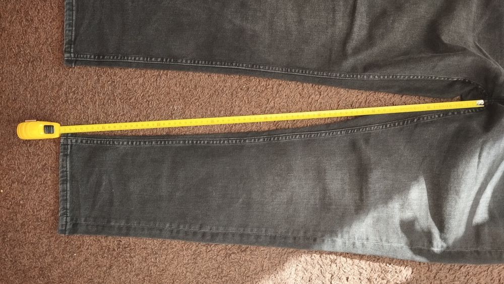 Jeansy Pull&bear,jak nowe , rozm 48.Polecam.