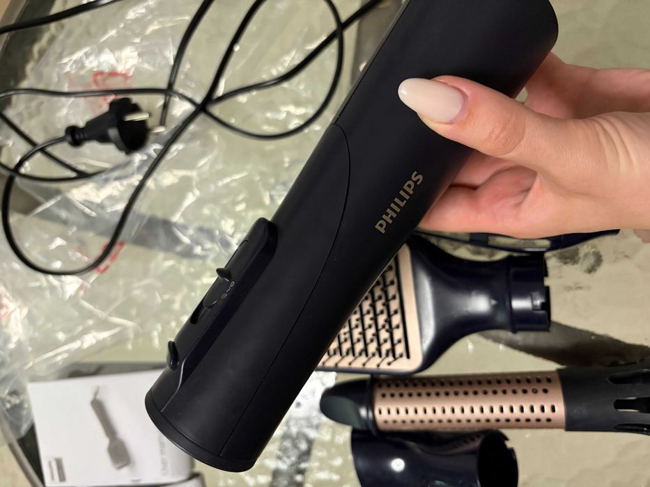 Фен-щітка стайлер Philips 5000 Series BHA530