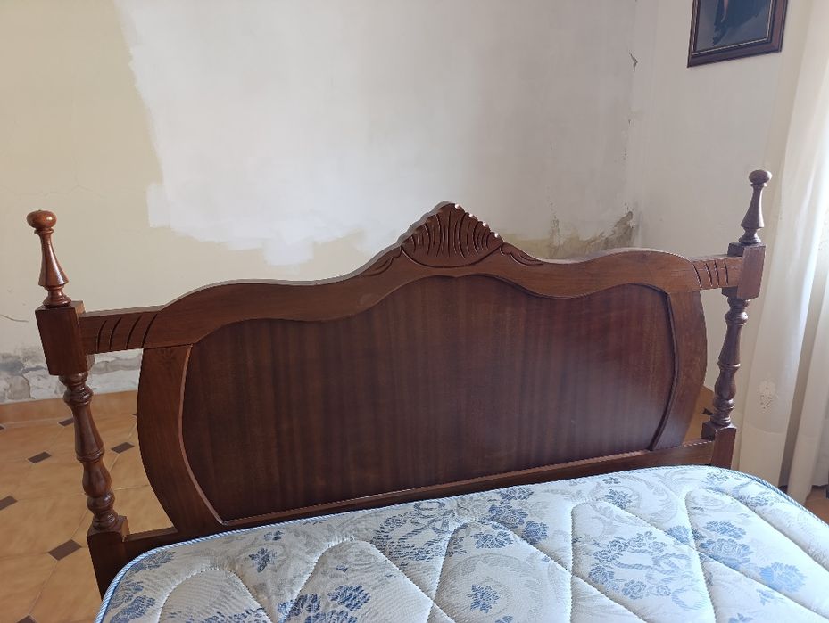 Cama de casal com colchão