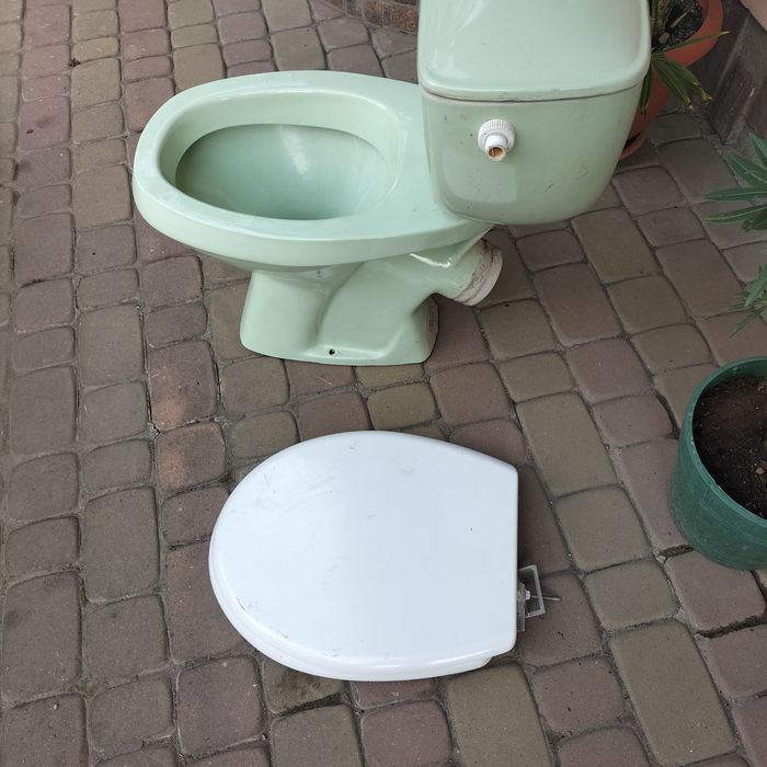 Унітаз вживаний зелений