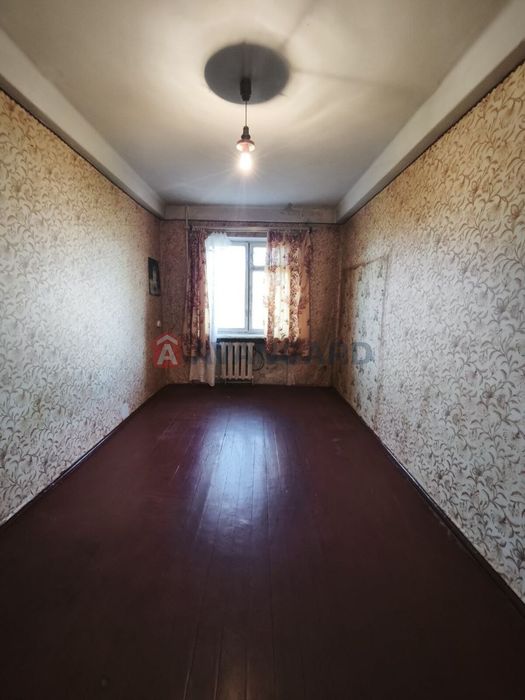 Продам 3 кімнатну квартиру. Під ремонт. Р-н Вокзалів