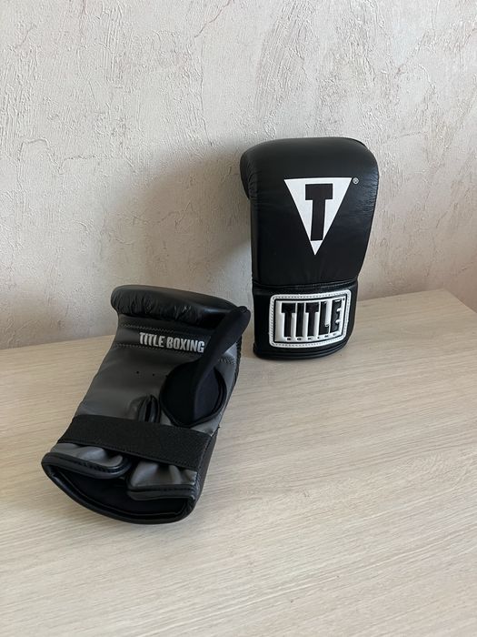 Снарядные перчатки TITLE Boxing Pro Leather Bag Boxing Gloves 3.0