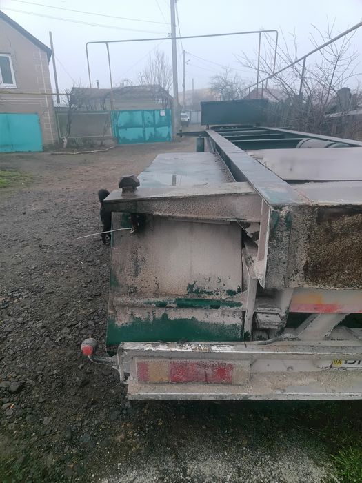 Продам прицеп 2000г