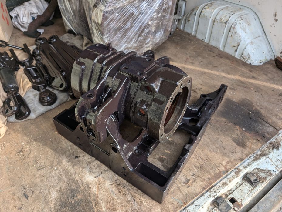 МТЗ 82 892 1025 1221 Бочка брус рамка Палець Міст Мост мТз трактор