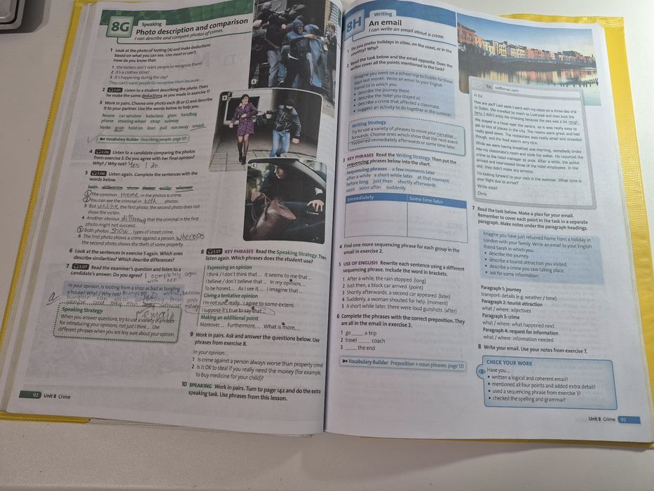 книга Solutions Pre-intermediate