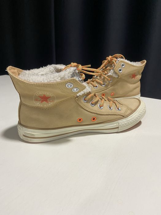 Sapatilha bota marca Converse All Stat modelo exclusivo