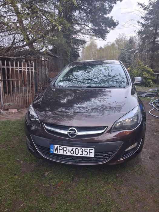 Sprzedam samochod osobowy Opel Astra J