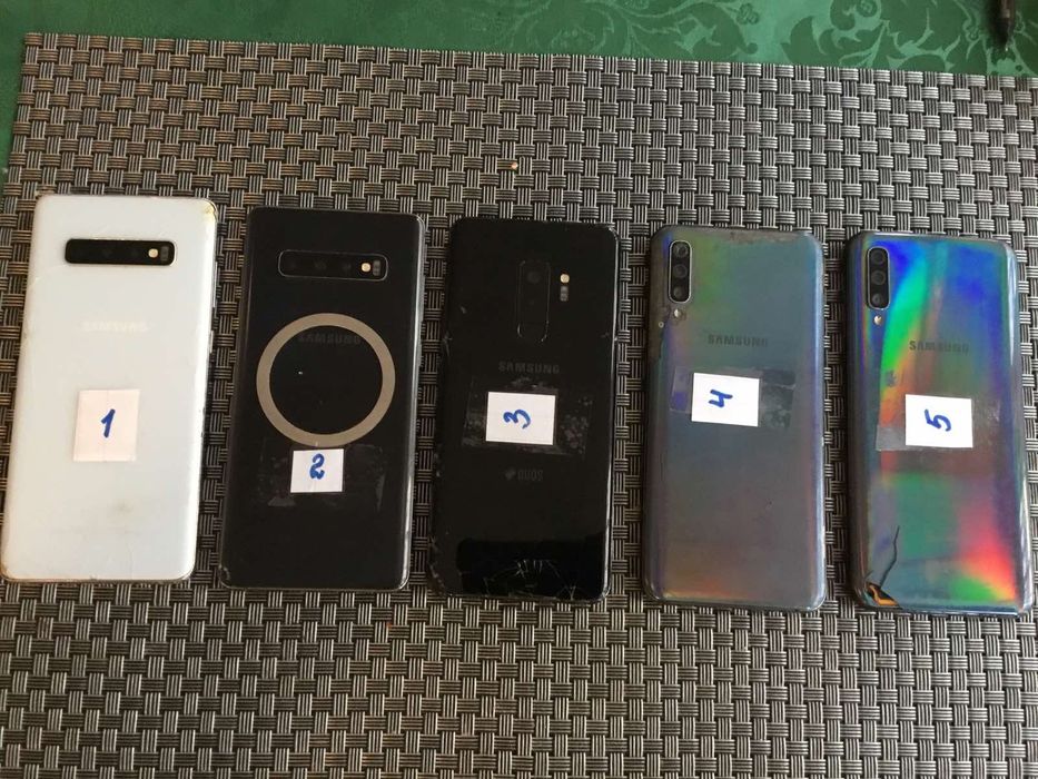 Телефони Samsung S на відновлення.