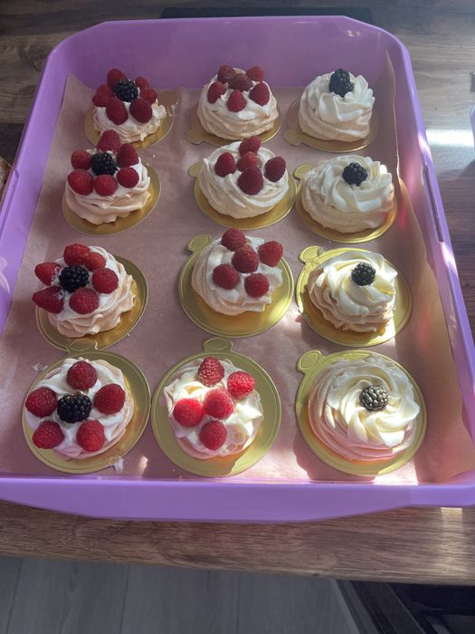 Deseki slodki stół ciasta