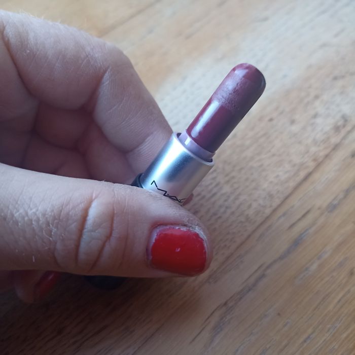 Помада матовая Mac Diva