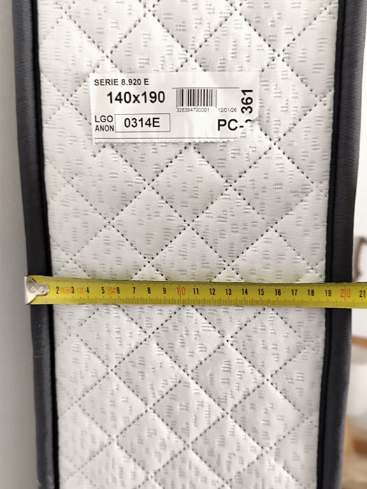 Colchao casal NOVO 190x 140x 20cm