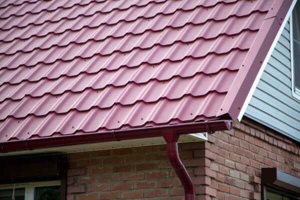 Покрівля даху будинку, дача, дім, коттедж таунхаус сто магазин